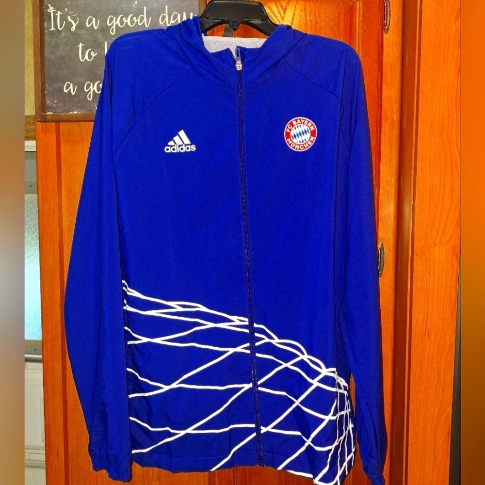 Adidas Official MLS FC Bayern Munchen Jacket with Geometric Design. NWT